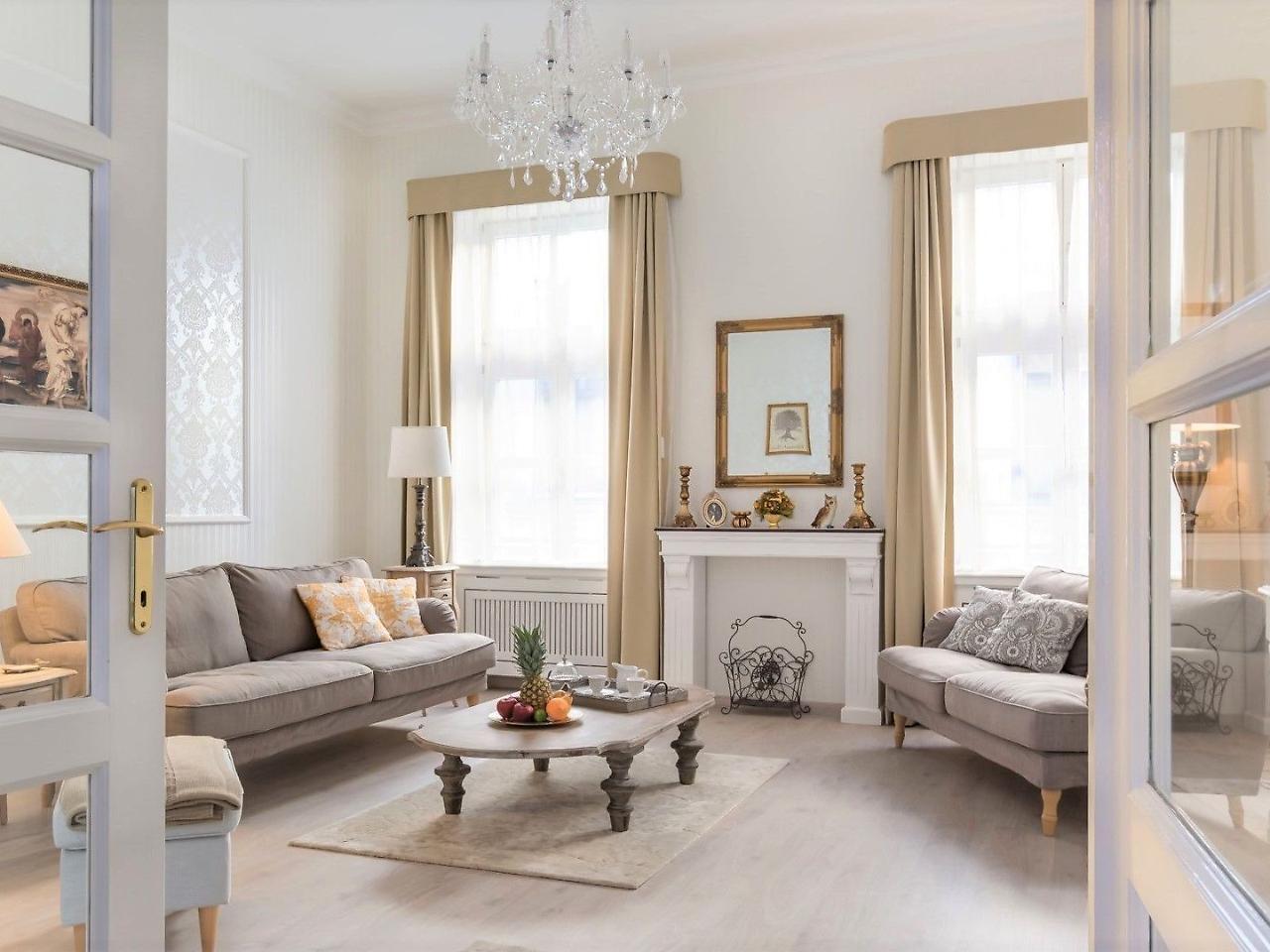 Chestnut & Eliza Apartman *